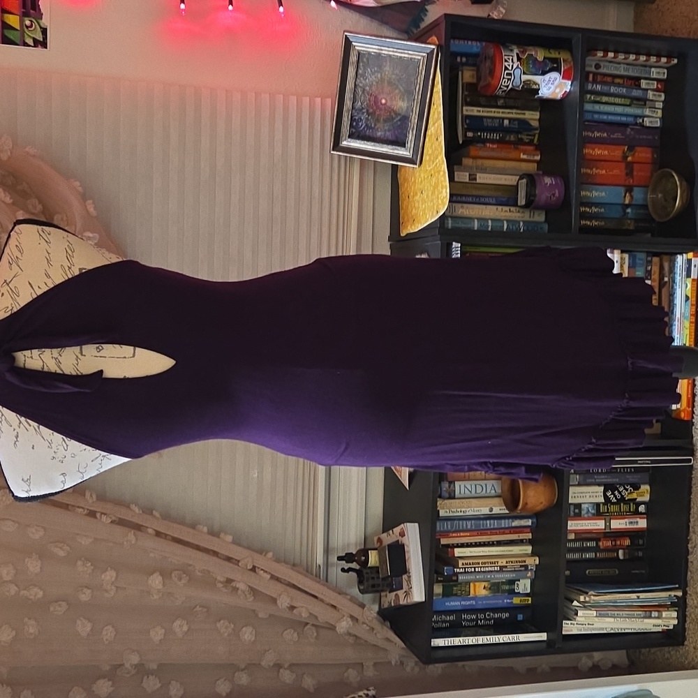 Keyhole Hi-low Ruffle Dress - Picture 6 of 6